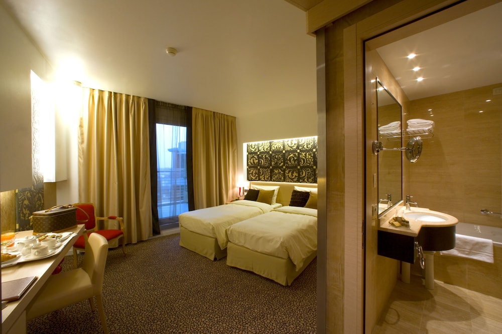 Antony Palace Hotel — Hotel rooms in Marcon, Veneto