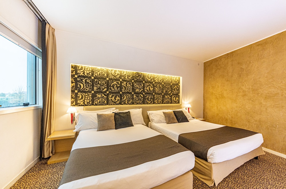 Antony Palace Hotel — Hotel rooms in Marcon, Veneto