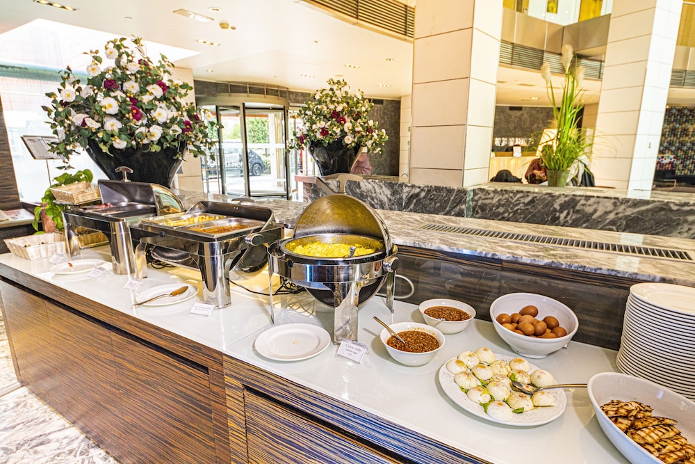 Antony Palace Hotel — Restaurant & bars in Marcon, Veneto