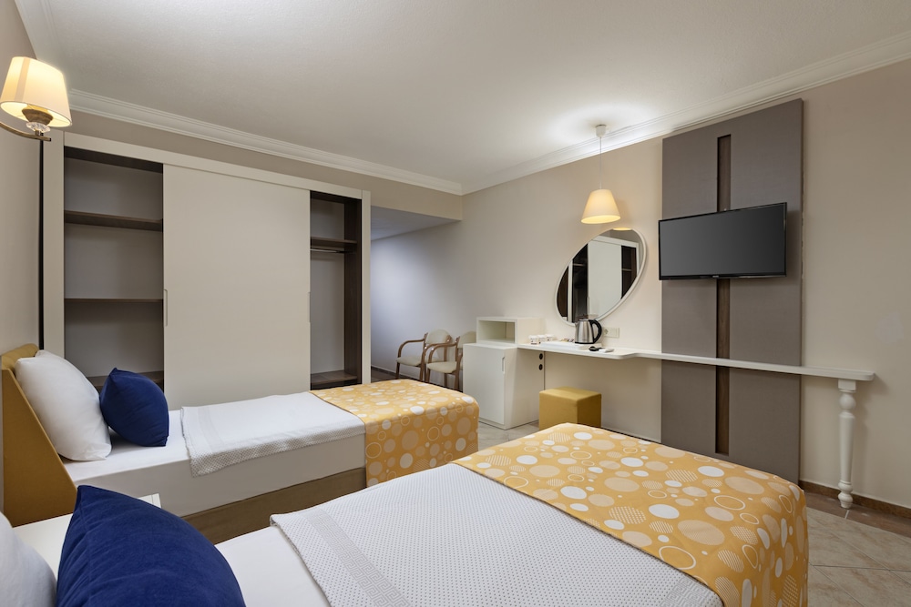 Prestige Alanya ( Ex. Euphoria Comfort Beach Alanya ) - All inclusive — Hotel rooms in Alanya
