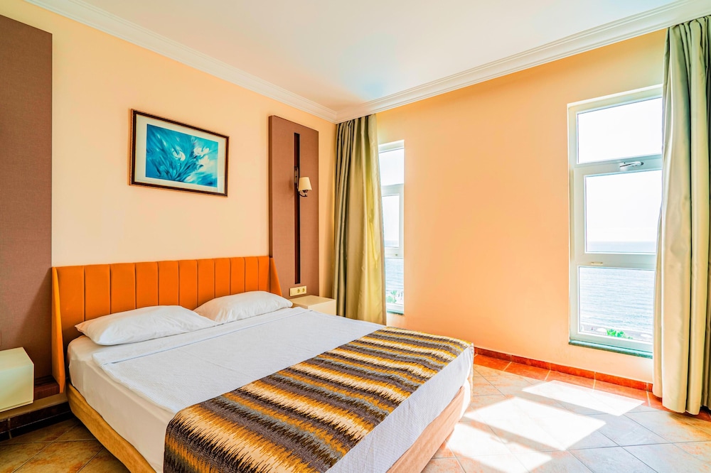 Prestige Alanya ( Ex. Euphoria Comfort Beach Alanya ) - All inclusive — Hotel rooms in Alanya