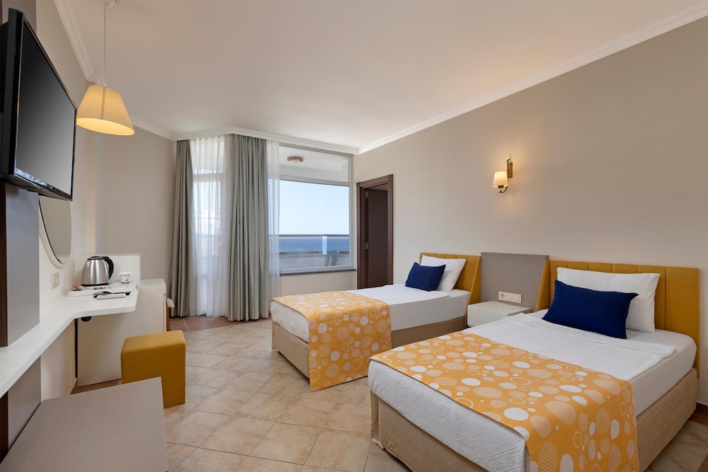 Prestige Alanya ( Ex. Euphoria Comfort Beach Alanya ) - All inclusive — Hotel rooms in Alanya