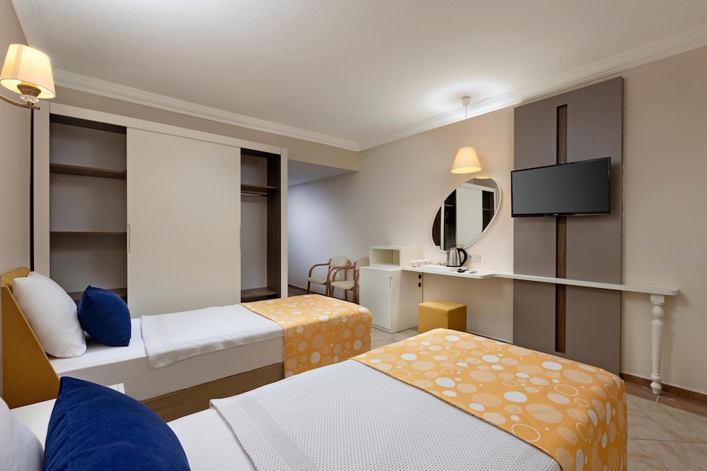 Prestige Alanya ( Ex. Euphoria Comfort Beach Alanya ) - All inclusive — Hotel rooms in Alanya