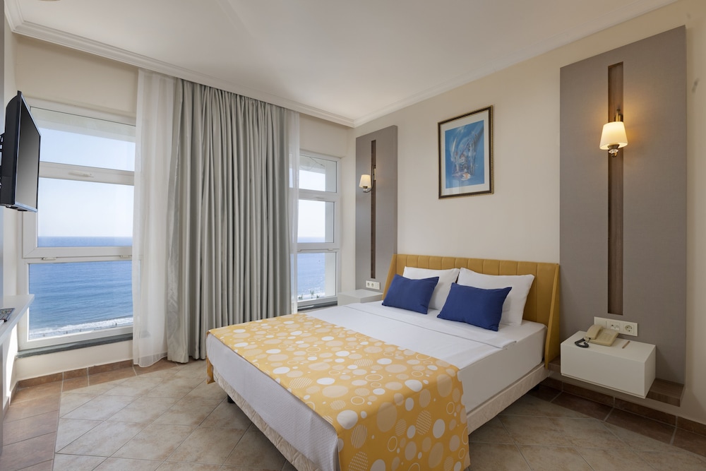 Prestige Alanya ( Ex. Euphoria Comfort Beach Alanya ) - All inclusive — Hotel rooms in Alanya