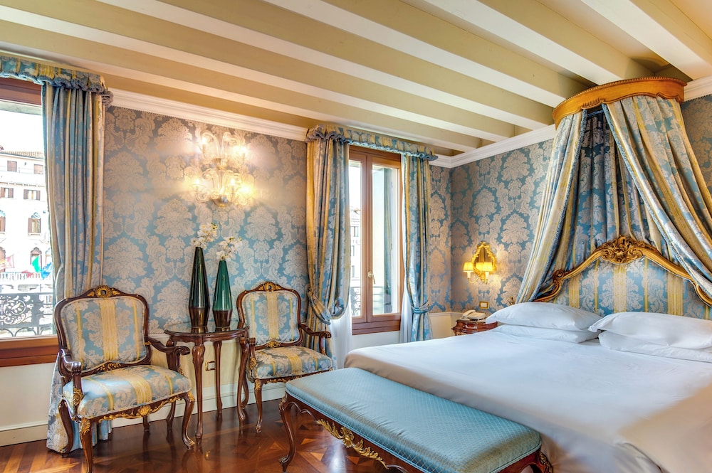 Hotel Canal Grande — Hotel rooms in Venice, Veneto