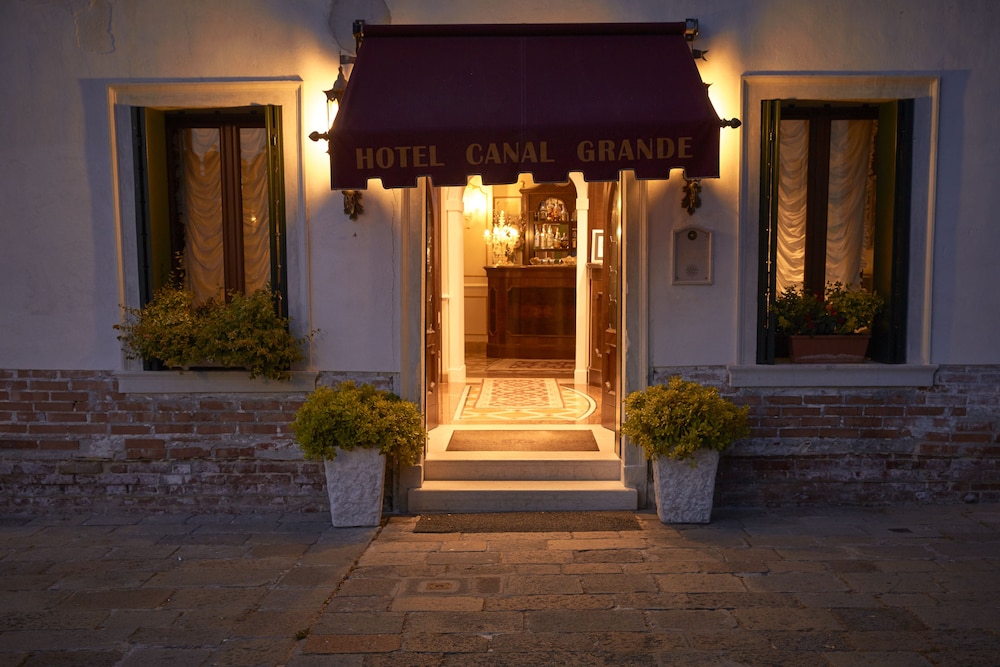 Hotel Canal Grande — Hotel building in Venice, Veneto