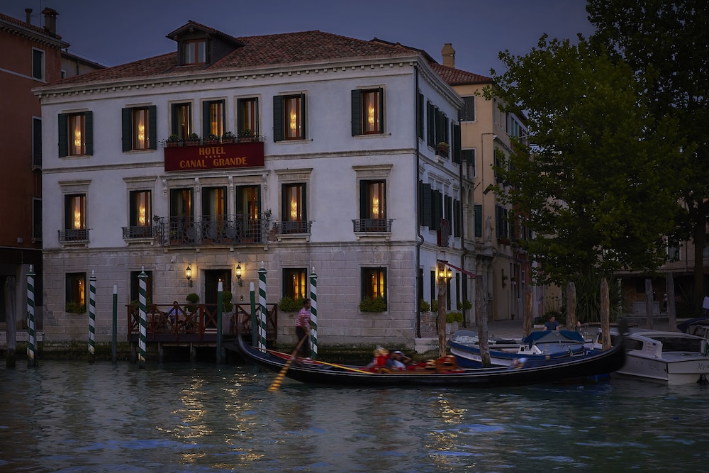 Hotel Canal Grande — Hotel building in Venice, Veneto