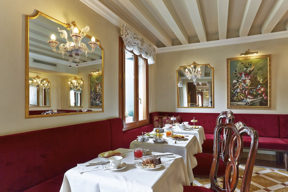 Hotel Canal Grande — Restaurant & bars in Venice, Veneto