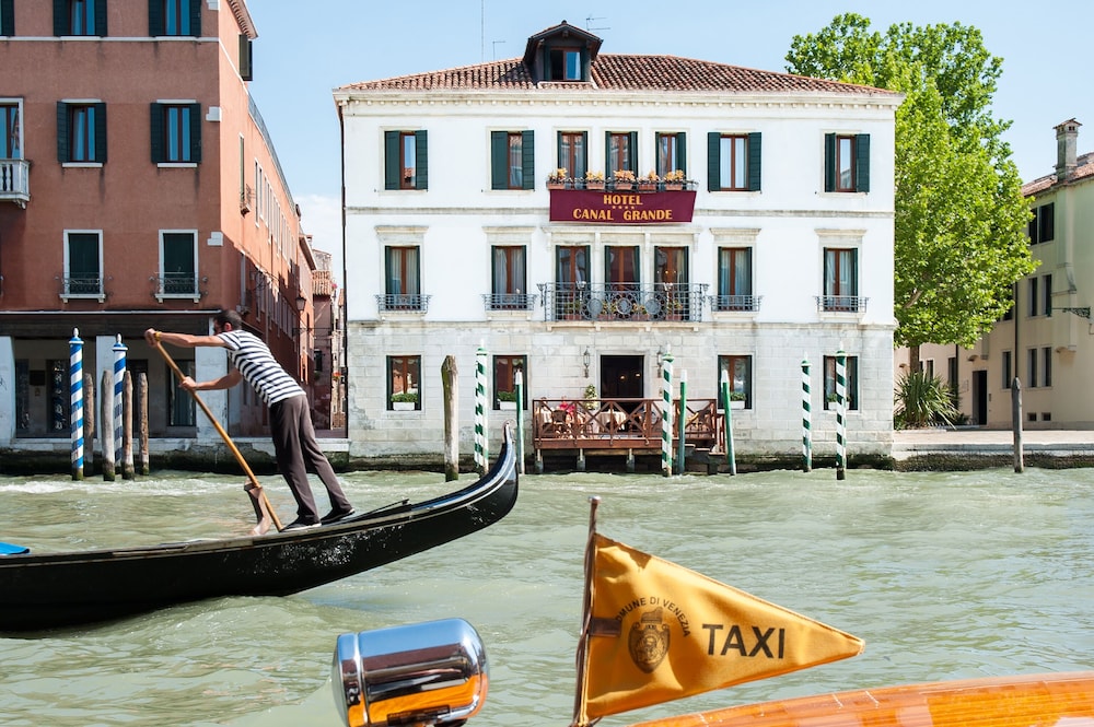 Hotel Canal Grande — Hotel building in Venice, Veneto