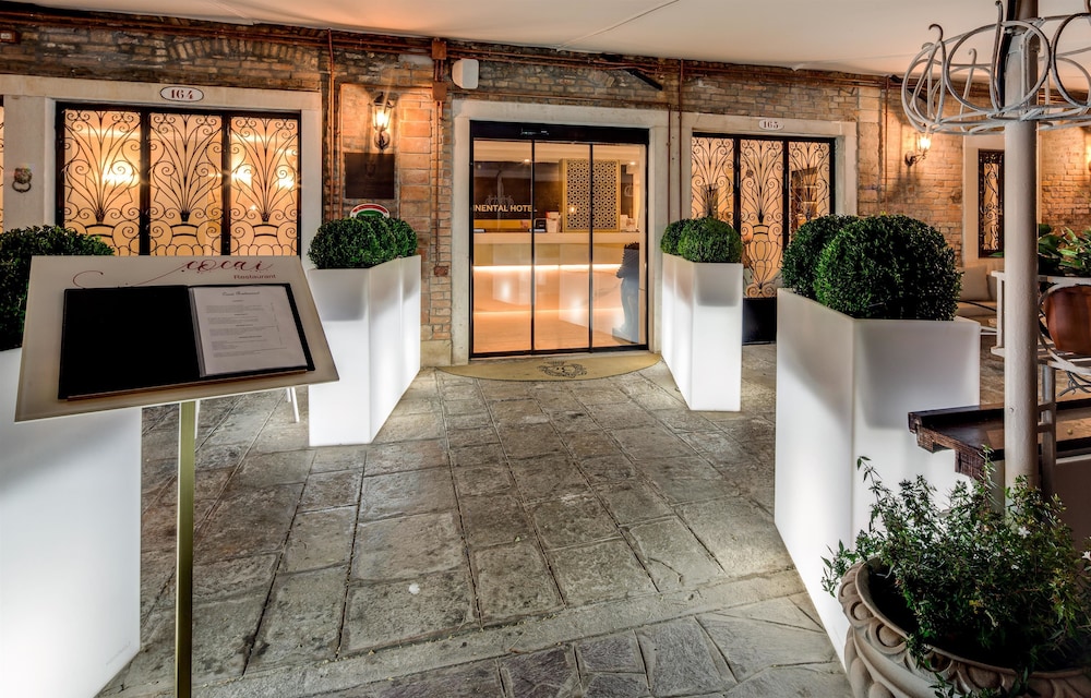 CHC Continental, BW Premier Collection — Hotel building in Venice, Veneto