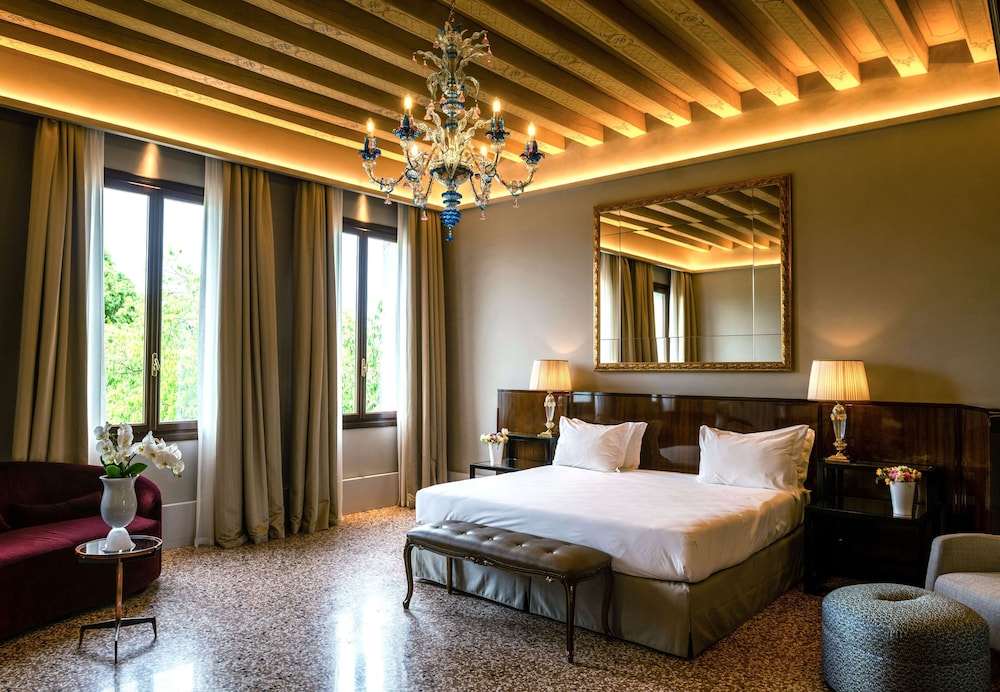 NH Collection Venezia Grand Hotel Dei Dogi — Hotel rooms in Venice, Veneto