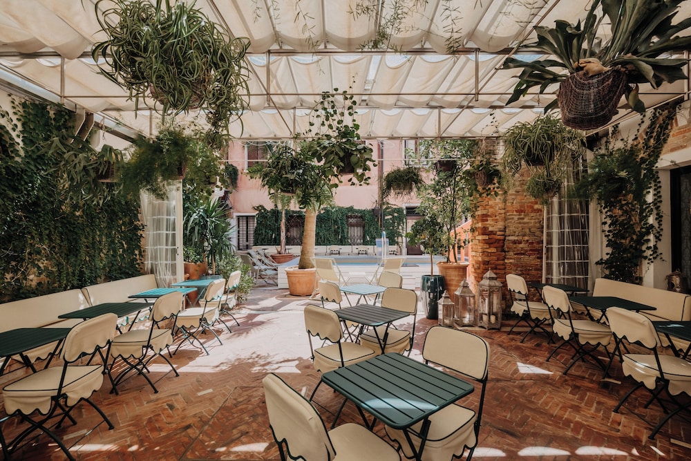 Hotel Giorgione — Restaurant & bars in Venice, Veneto