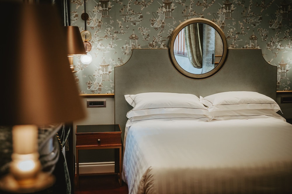 Hotel Giorgione — Hotel rooms in Venice, Veneto