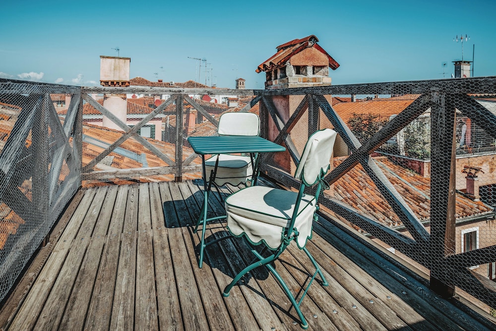 Hotel Giorgione — Hotel building in Venice, Veneto