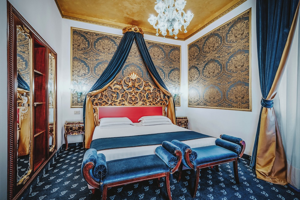 Hotel Giorgione — Hotel rooms in Venice, Veneto