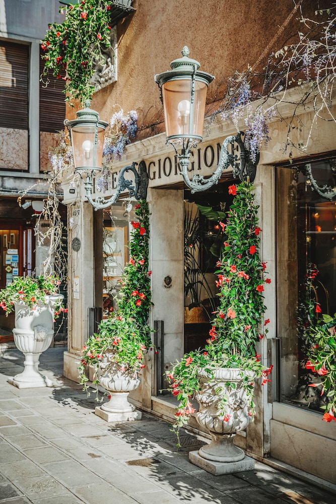 Hotel Giorgione — Hotel building in Venice, Veneto
