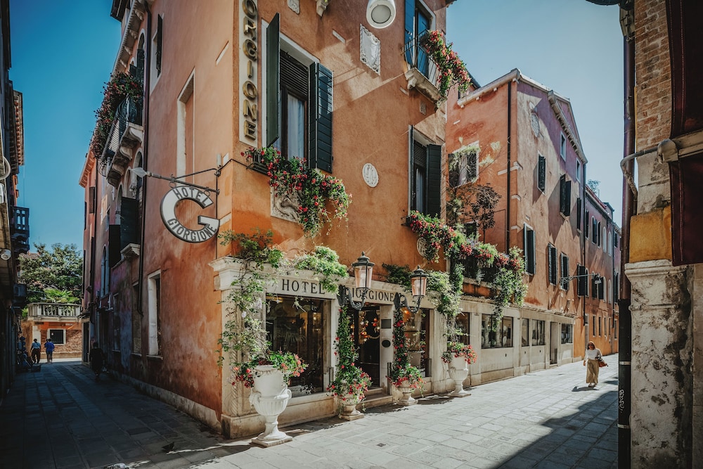 Hotel Giorgione — Hotel building in Venice, Veneto