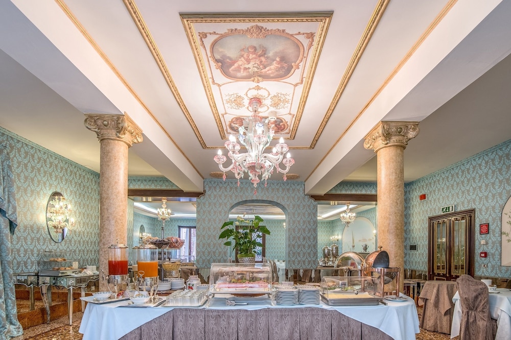 Hotel Giorgione — Restaurant & bars in Venice, Veneto