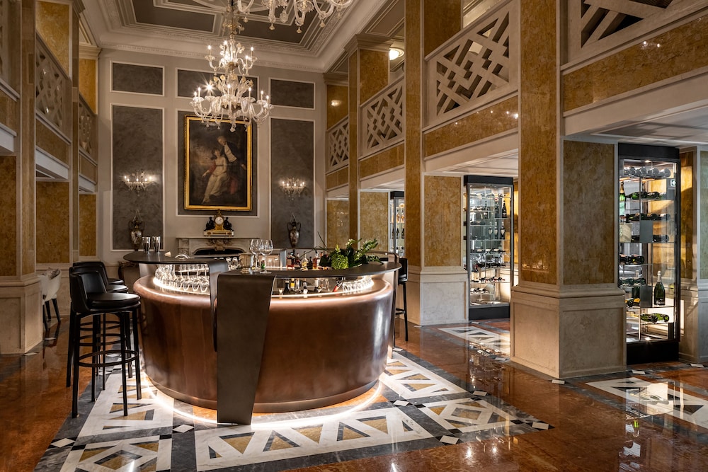 Baglioni Hotel Luna - The Leading Hotels of the World — Restaurant & bars in Venice, Veneto
