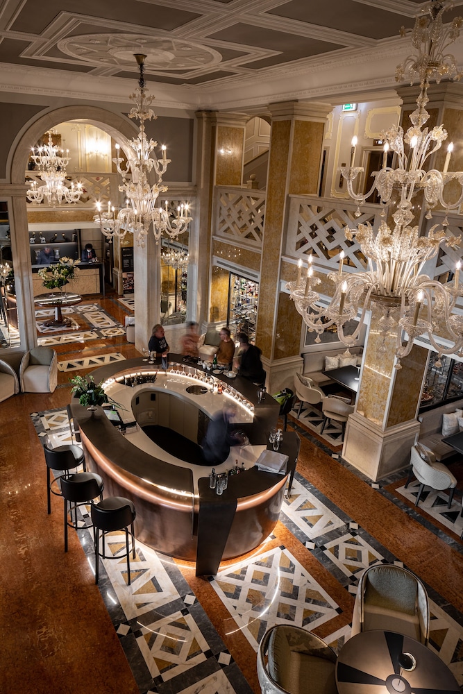 Baglioni Hotel Luna - The Leading Hotels of the World — Restaurant & bars in Venice, Veneto