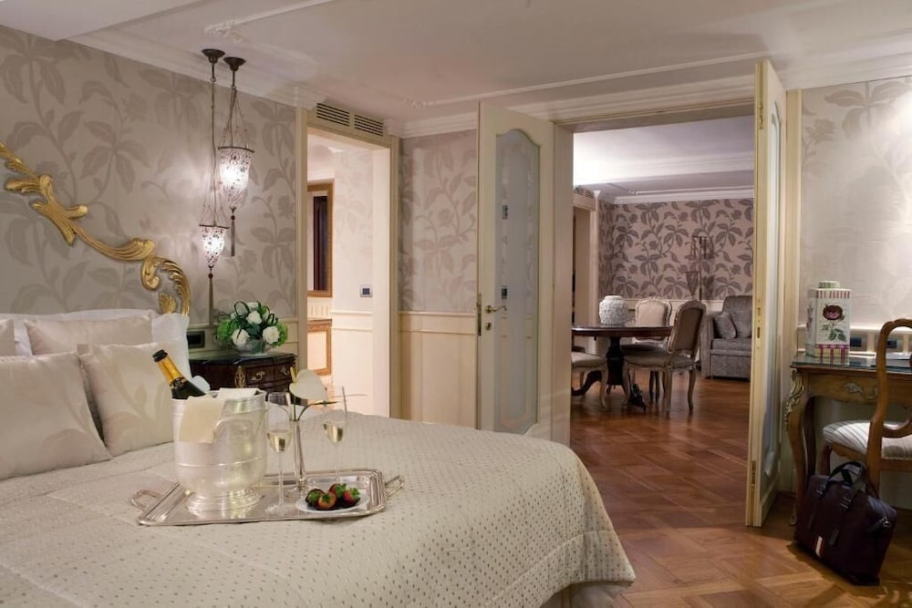 Baglioni Hotel Luna - The Leading Hotels of the World — Hotel rooms in Venice, Veneto