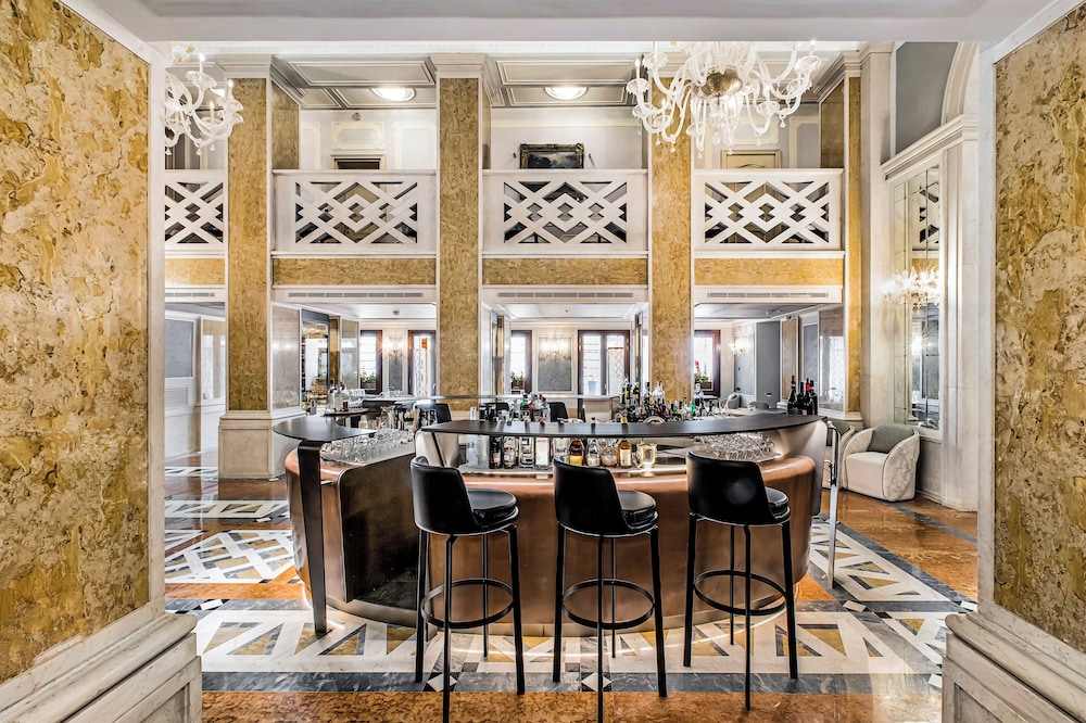 Baglioni Hotel Luna - The Leading Hotels of the World — Restaurant & bars in Venice, Veneto