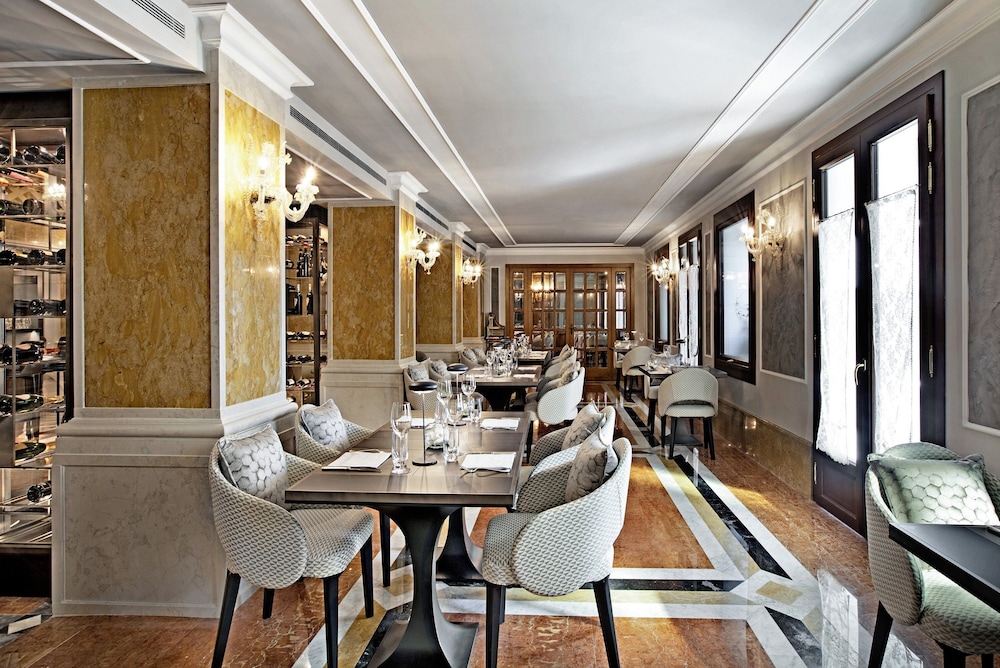 Baglioni Hotel Luna - The Leading Hotels of the World — Restaurant & bars in Venice, Veneto