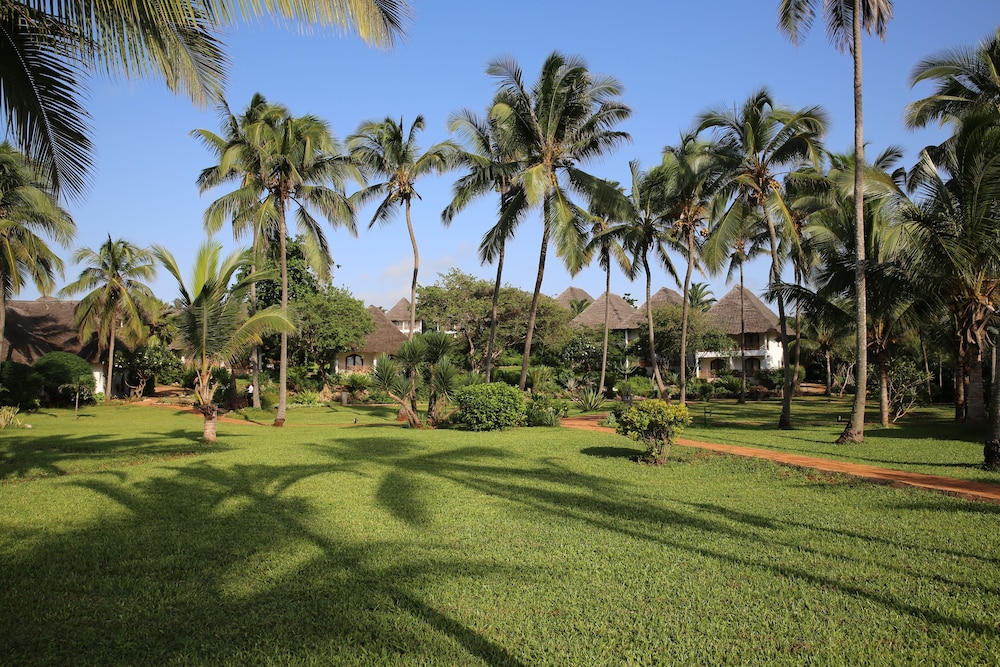 Bluebay Beach Resort & Spa — Hotel building in Kiwengwa, Zanzibar North