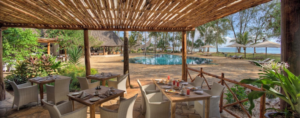Bluebay Beach Resort & Spa — Restaurant & bars in Kiwengwa, Zanzibar North