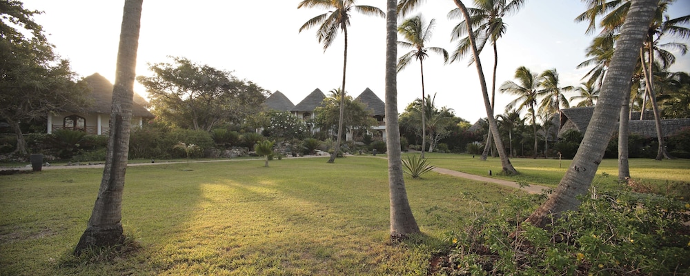 Bluebay Beach Resort & Spa — Hotel building in Kiwengwa, Zanzibar North