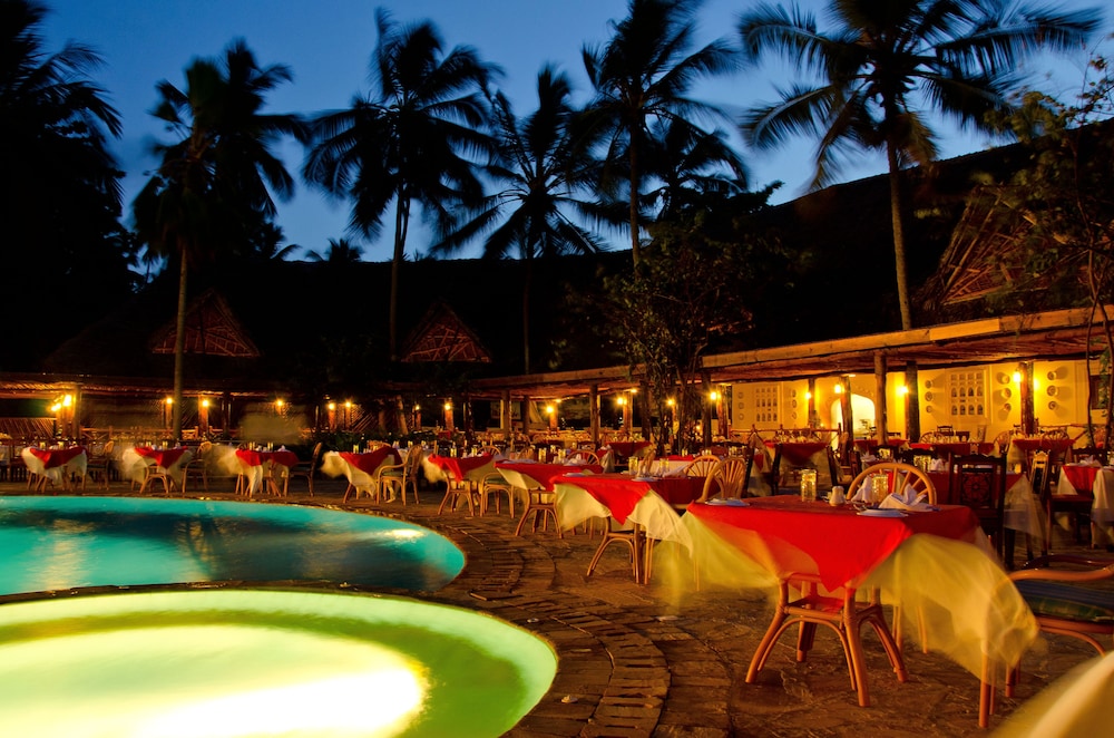 Bluebay Beach Resort & Spa — Restaurant & bars in Kiwengwa, Zanzibar North
