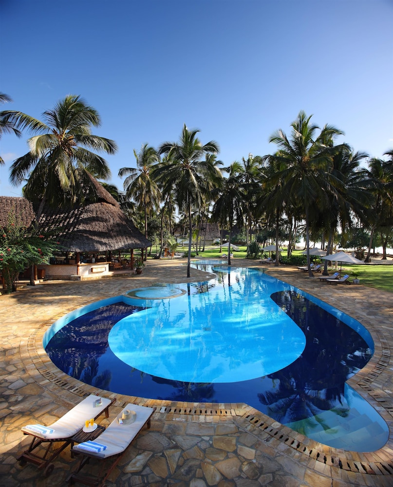 Bluebay Beach Resort & Spa — Swimming pool in Kiwengwa, Zanzibar North