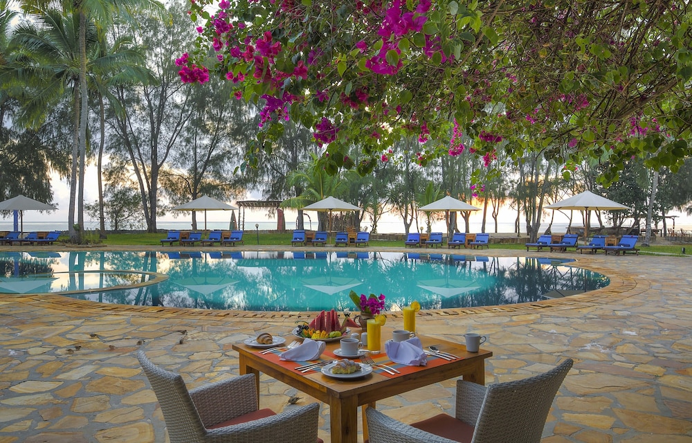 Bluebay Beach Resort & Spa — Hotel building in Kiwengwa, Zanzibar North