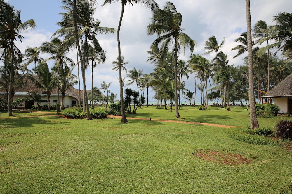 Bluebay Beach Resort & Spa — Beach in Kiwengwa, Zanzibar North