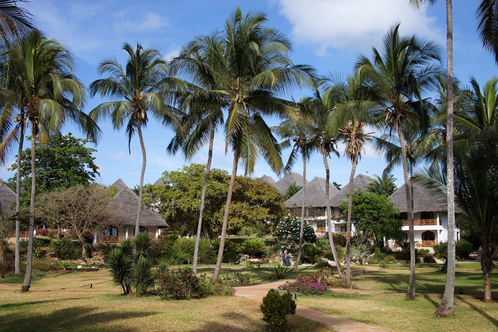 Bluebay Beach Resort & Spa — Hotel building in Kiwengwa, Zanzibar North