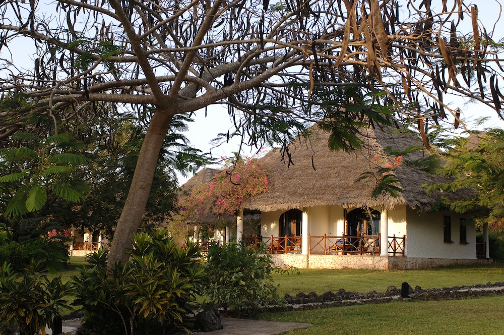 Bluebay Beach Resort & Spa — Hotel building in Kiwengwa, Zanzibar North