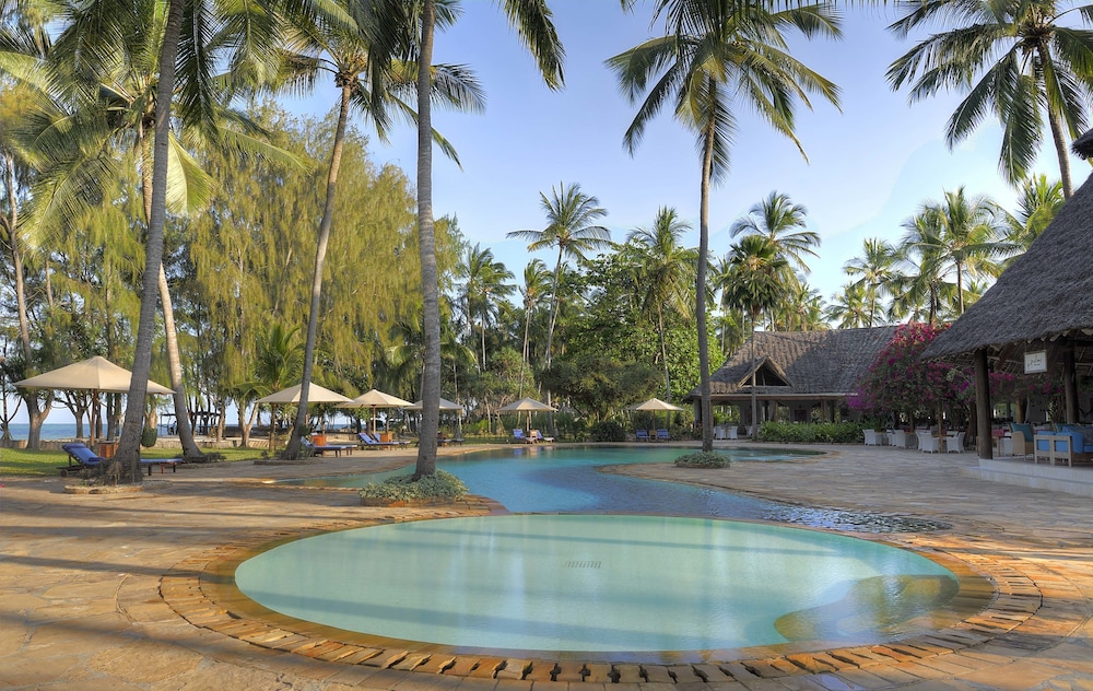 Bluebay Beach Resort & Spa — Swimming pool in Kiwengwa, Zanzibar North