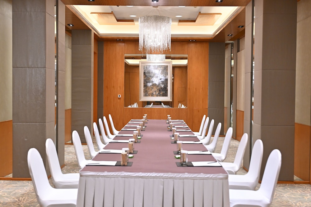 Shangri-La Beijing — Restaurant & bars in Beijing, Beijing