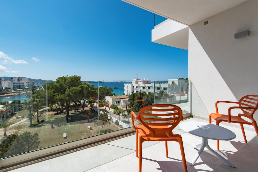 Hotel Abrat — Beach in San Antonio, Balearic Islands