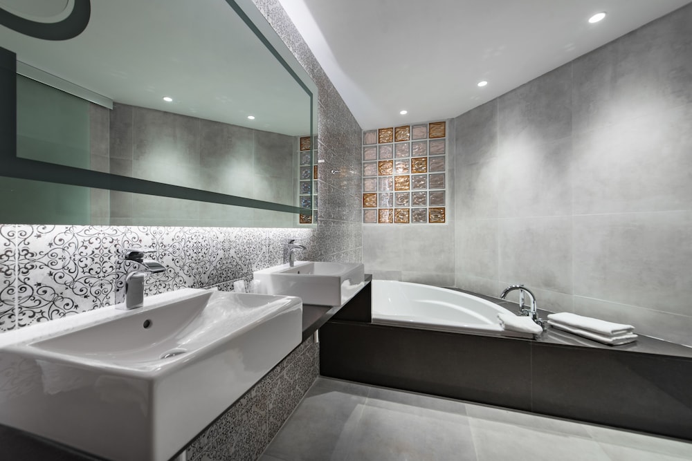 Hotel Abrat — Hotel rooms in San Antonio, Balearic Islands