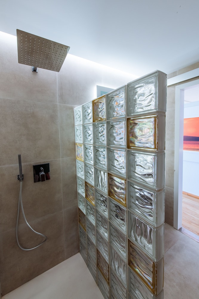Hotel Abrat — Hotel rooms in San Antonio, Balearic Islands