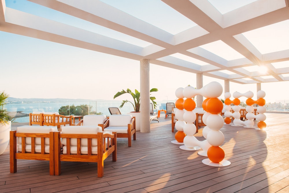 Hotel Abrat — Restaurant & bars in San Antonio, Balearic Islands