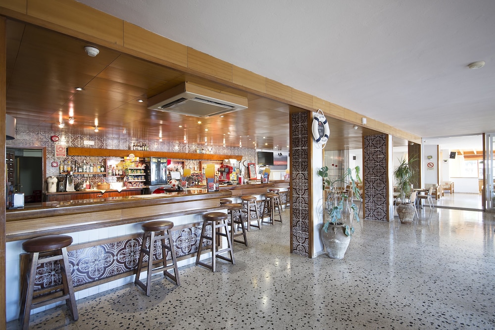 Hotel Abrat — Restaurant & bars in San Antonio, Balearic Islands