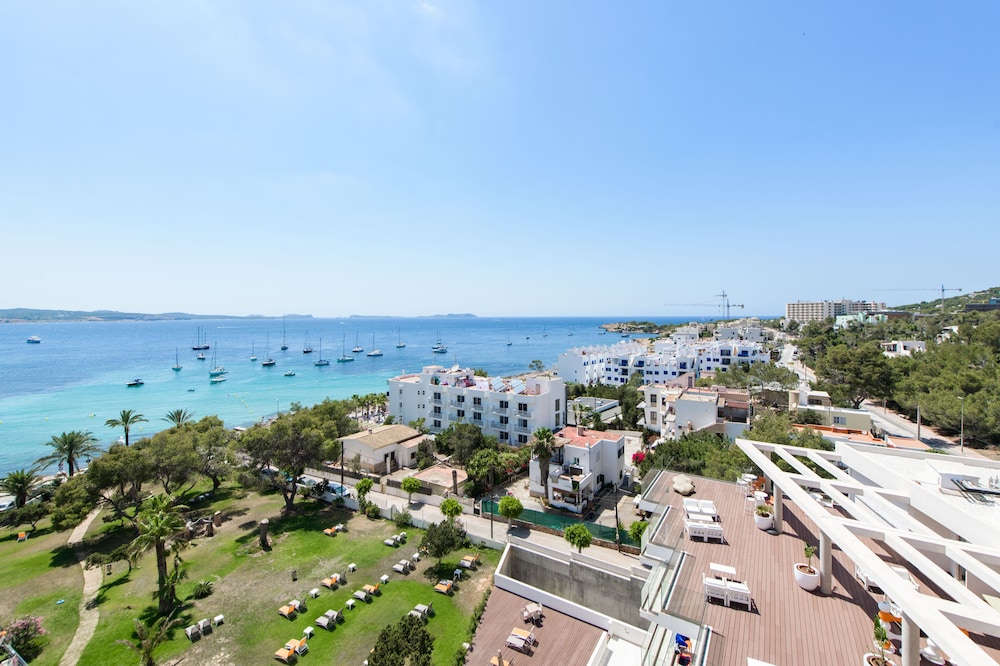 Hotel Abrat — Main photo in San Antonio, Balearic Islands