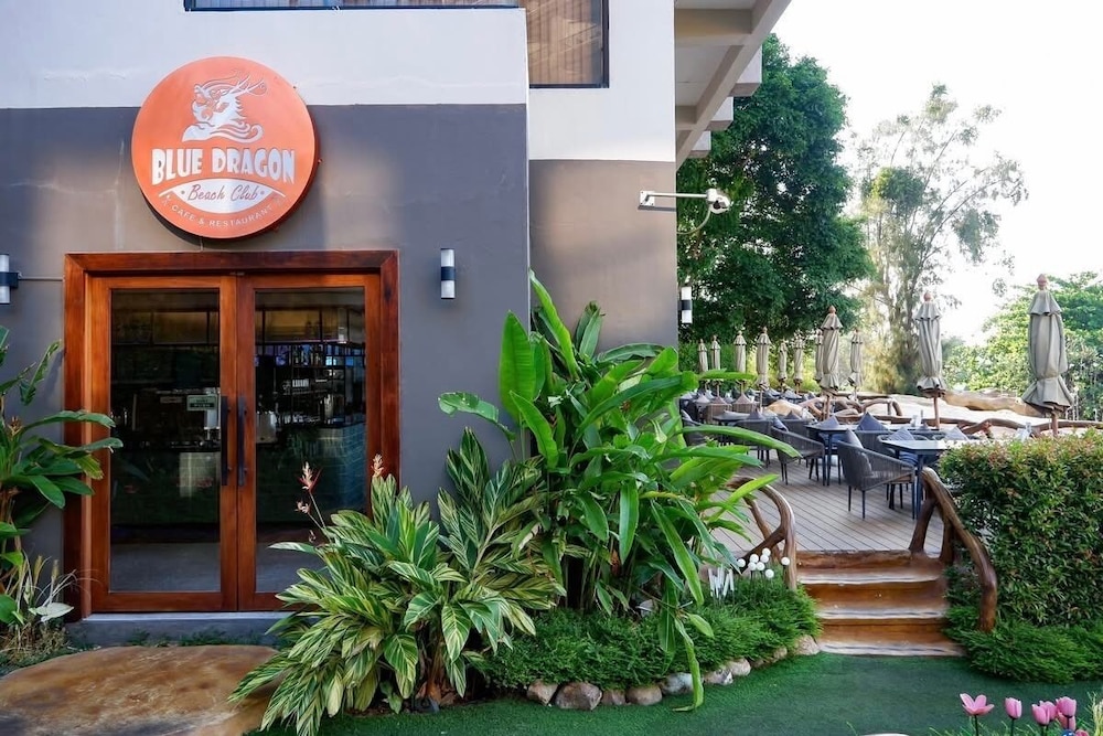 Garden Cliff Resort and Spa — Restaurant & bars in Pattaya, Chonburi