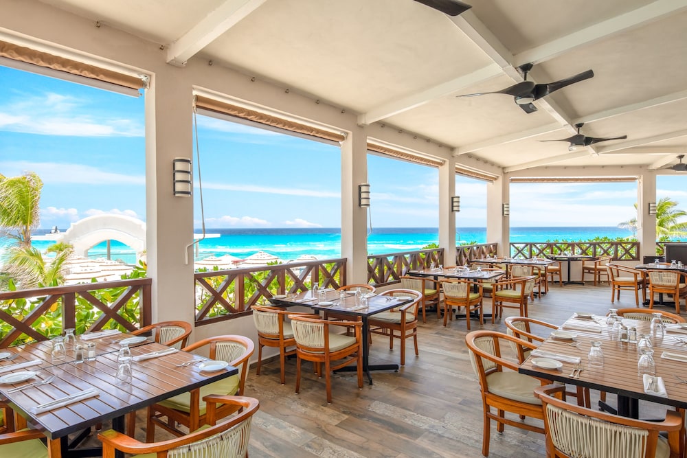 Sunscape Cancun All-Inclusive Resort & Spa by Hyatt — Restaurant & bars in Cancun, Quintana Roo