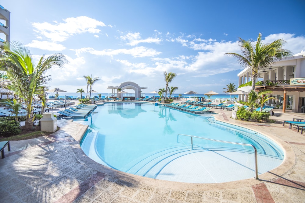 Sunscape Cancun All-Inclusive Resort & Spa by Hyatt — Swimming pool in Cancun, Quintana Roo