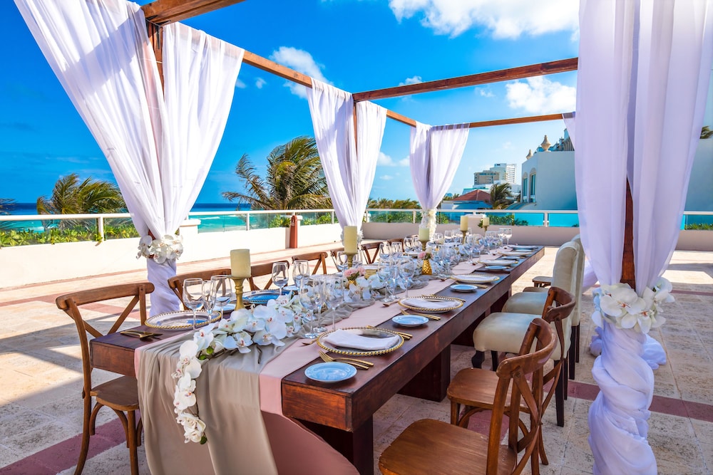 Sunscape Cancun All-Inclusive Resort & Spa by Hyatt — Restaurant & bars in Cancun, Quintana Roo