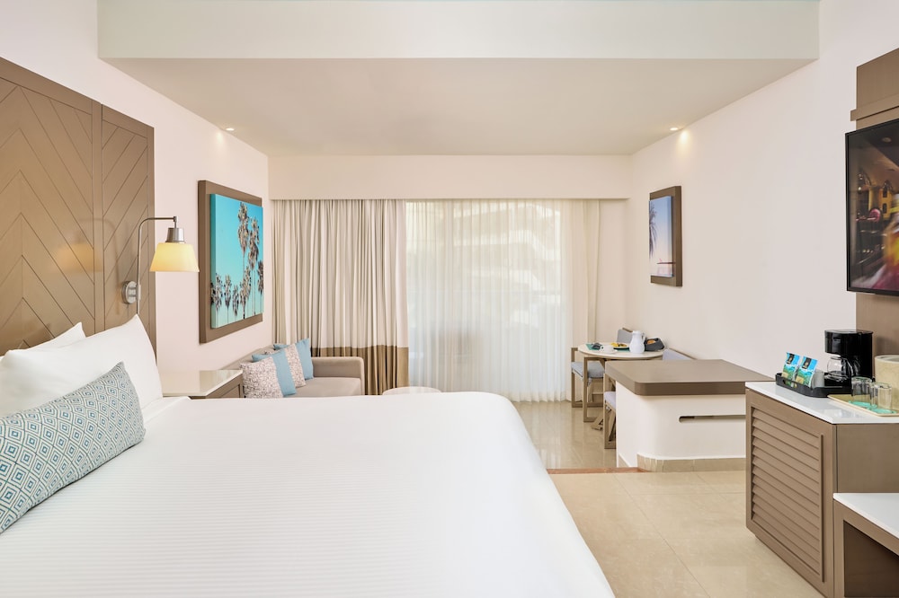 Sunscape Cancun All-Inclusive Resort & Spa by Hyatt — Hotel rooms in Cancun, Quintana Roo