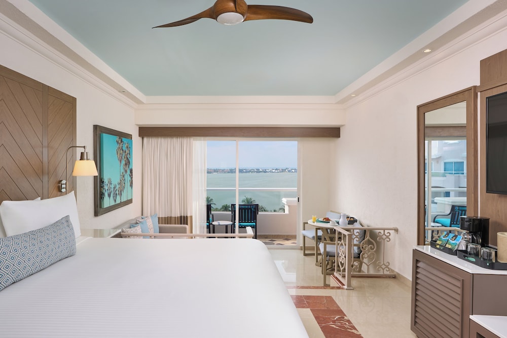 Sunscape Cancun All-Inclusive Resort & Spa by Hyatt — Hotel rooms in Cancun, Quintana Roo